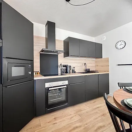 Apartment Saint-louis - Cozy Close To Switzerland & Train Station *